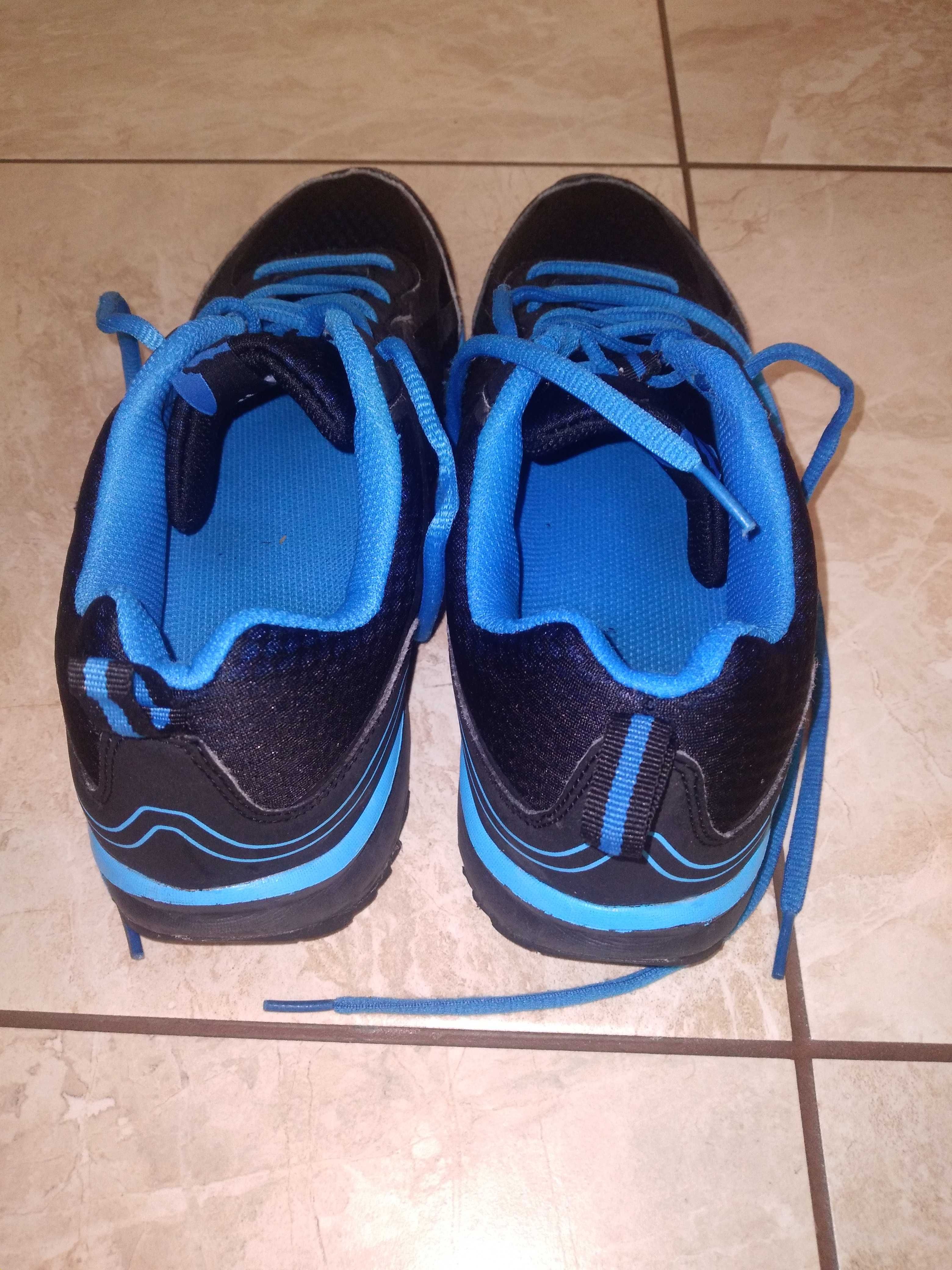 Buty Elbrus męskie. Rozm. 43.
