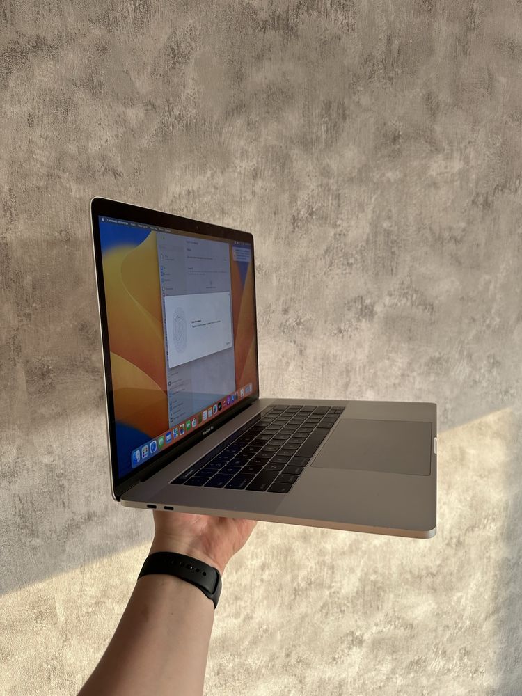 MacBook Pro 15” A1707 / Core i7 / 16GB / SSD 2TB