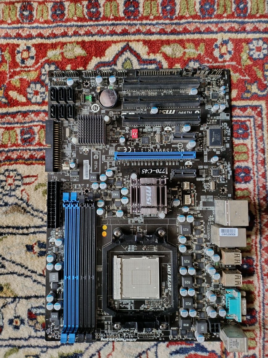 Материнская плата MSI
