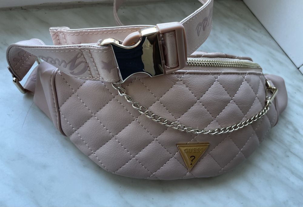 Жіноча бананка Guess рожева
