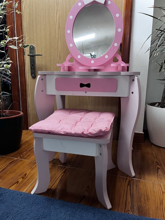 Toucador de menina