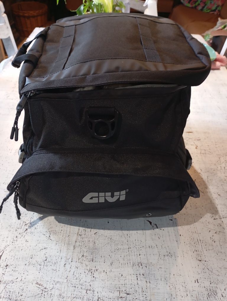 Mala de banco Givi de 35l nova