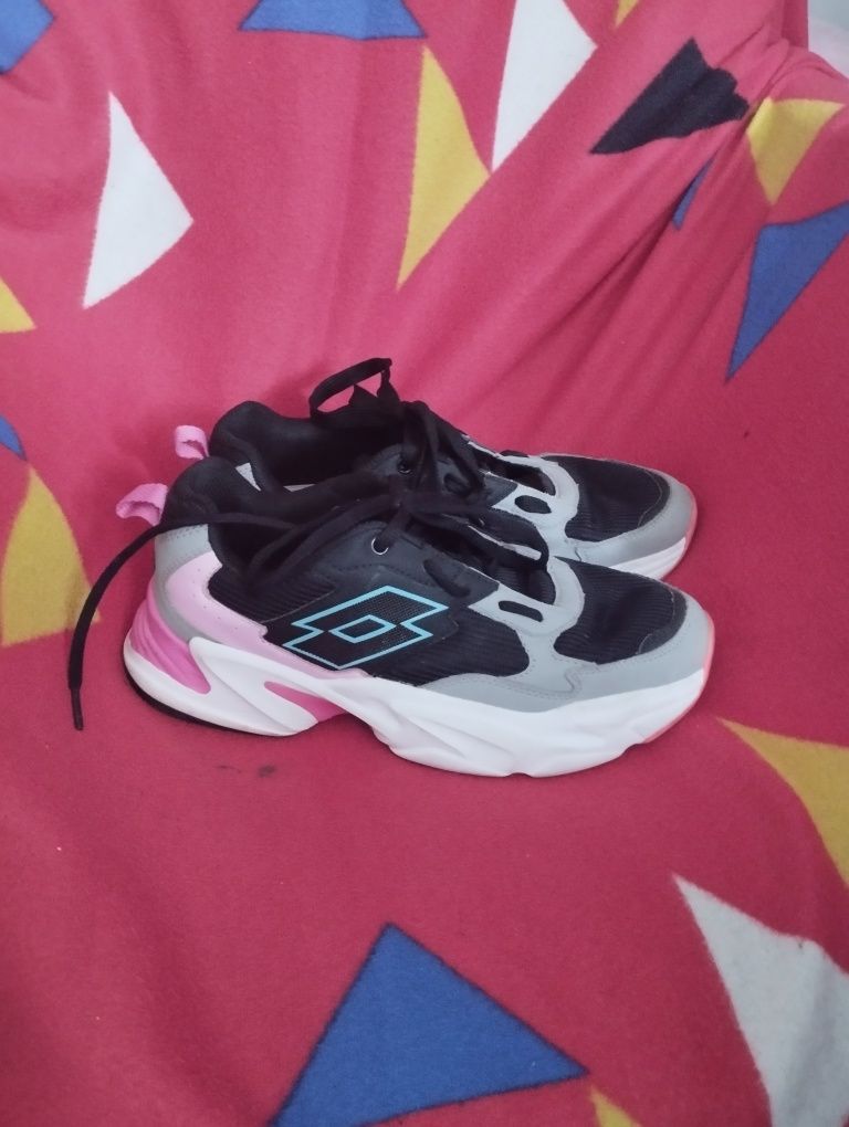 Buty sportowe Lotto damskie rozmiar 40