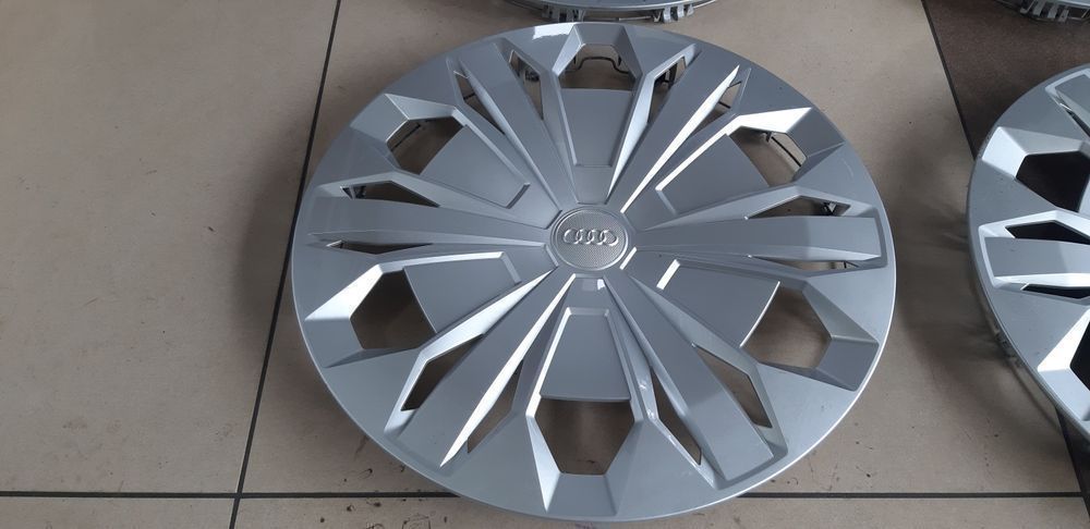 Kołpaki Audi 17" Oryginalne 83A.601.147 komplet ŁADNE Q3 Q2 A3 A4 Q5