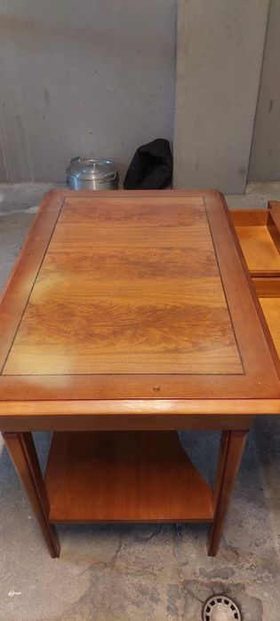 Secretária em madeira de cerejeira com gavetas