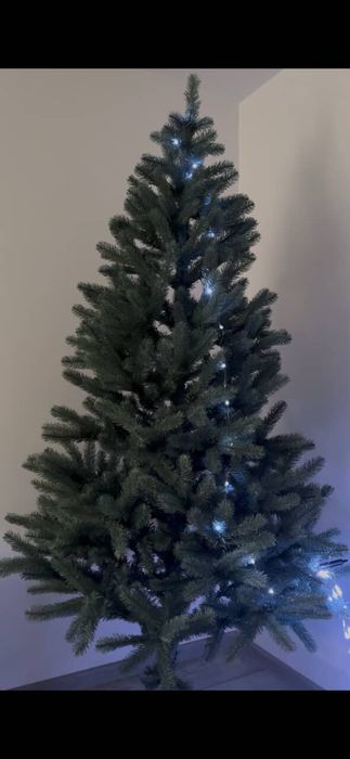 Ялинка лита 1.8 в гарному стані