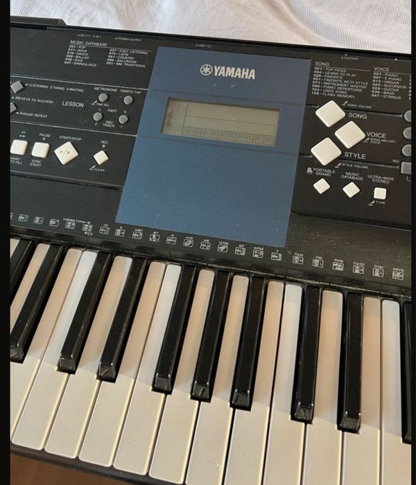 Синтезатор Yamaha psr e-333
