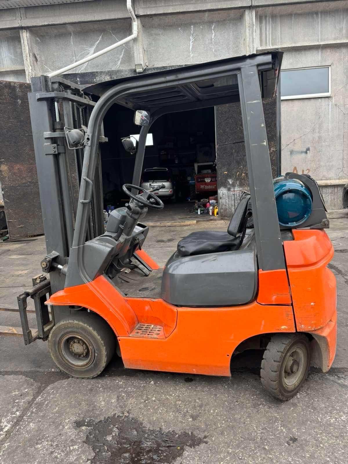 Навантажувач (вилочный погрузчик) BT CARGO GT15 (Toyota газ STD3,3м)