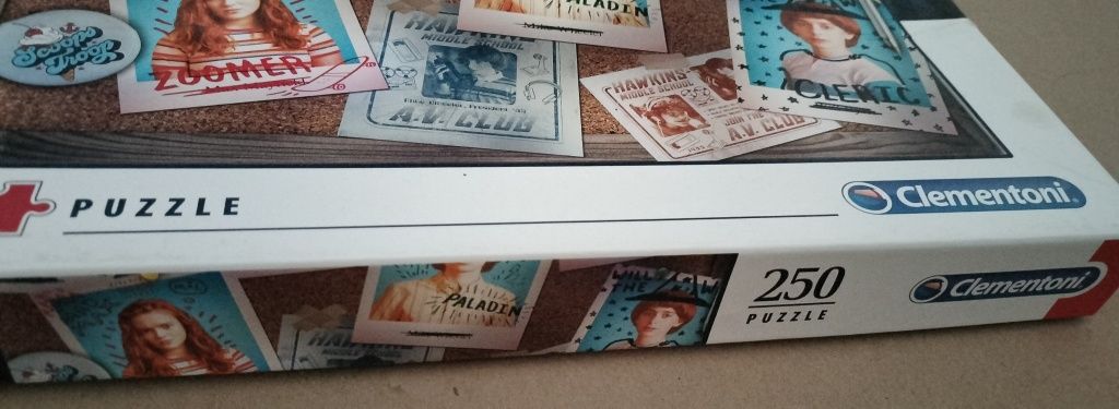 Puzzle Stranger Things 250 Clementoni