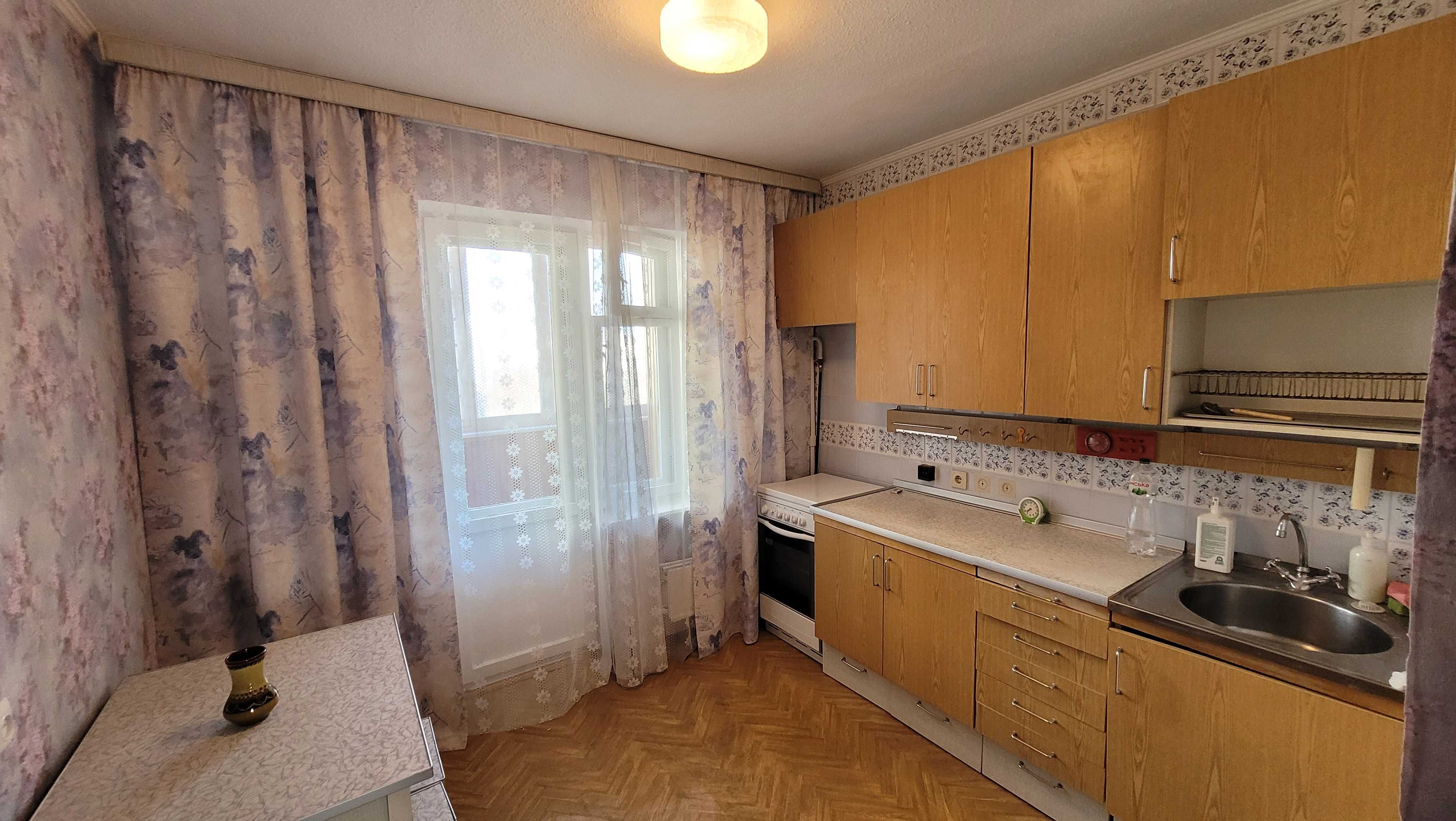 Продаж 3-кімн.кв. у гарному житловому стані у Дарницькому районі.