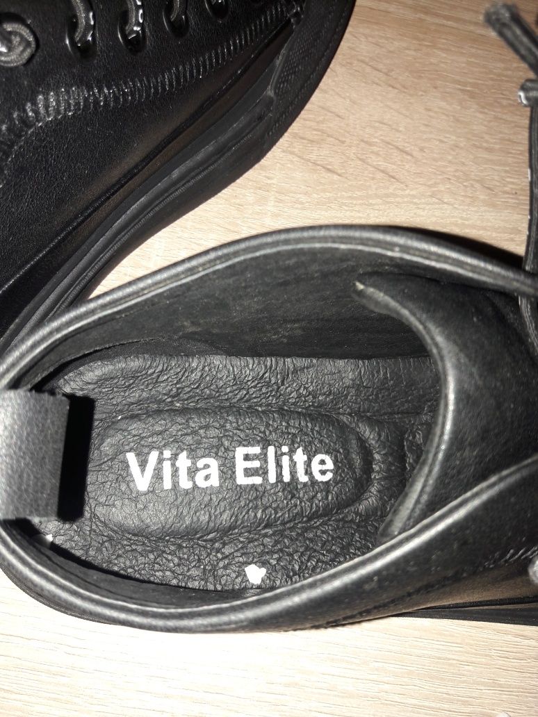 Продам или ОБМЕНЯЮ кросовки-полуботинки vita elite.