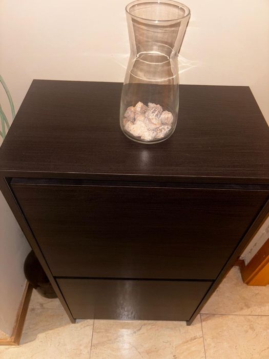Movel preto/ sapateira