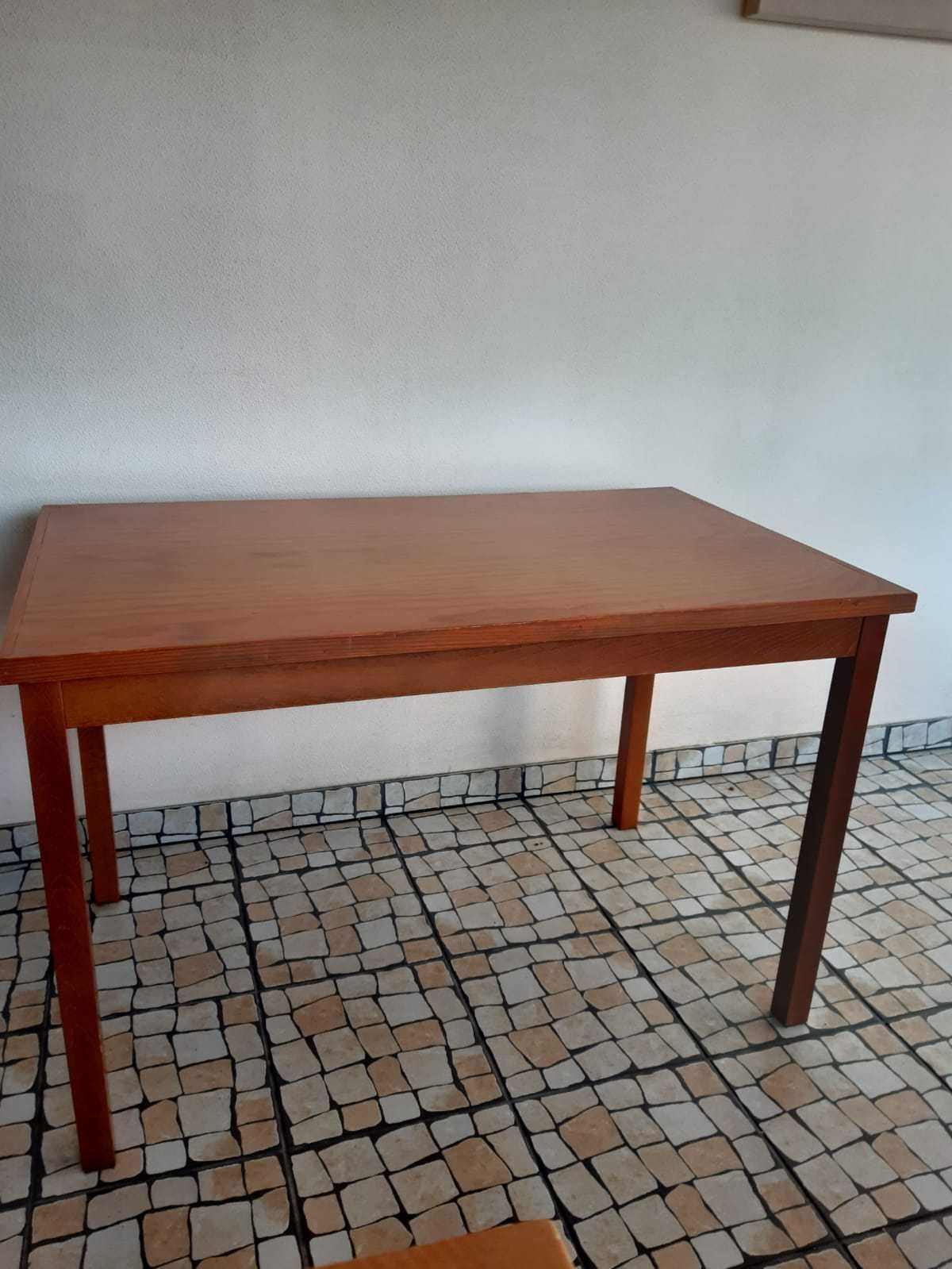 Vendo cadeiras e mesas para restaurante