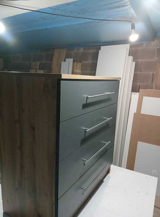 Комод та приліжкові тумби з ДСП нові