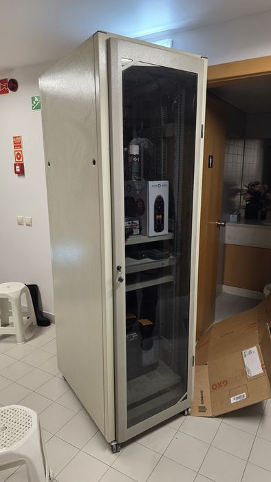 Servidor grande RACK