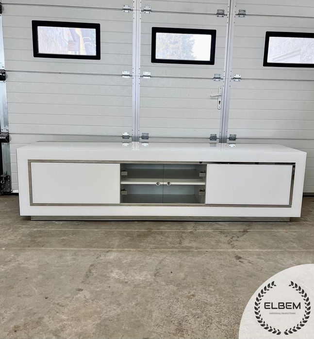 Szklana biała szafla RTV Glamour