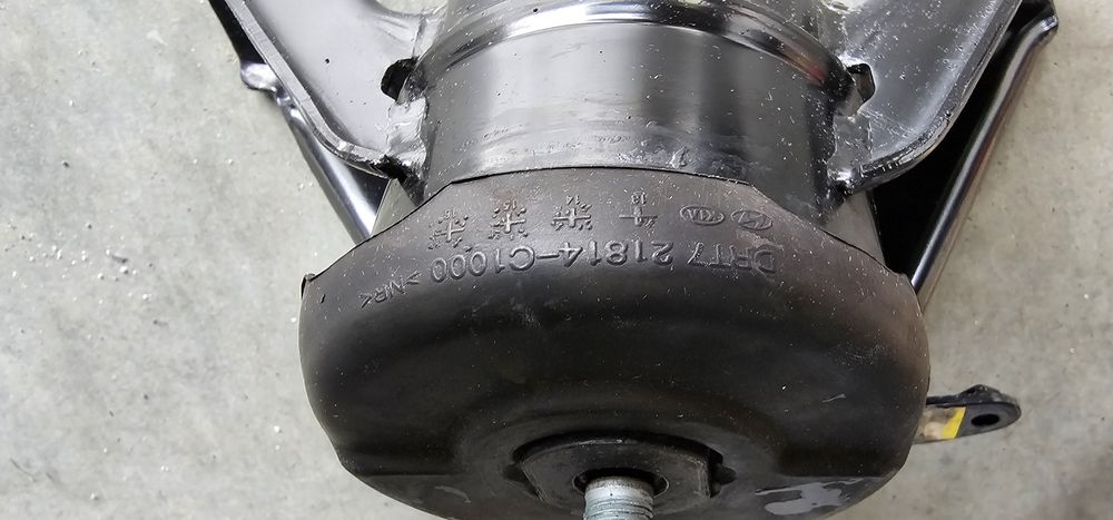 Poduszka silnika Kia Optima 2019 1.6 TGDI 21810-D4120 oraz 21950-D4200