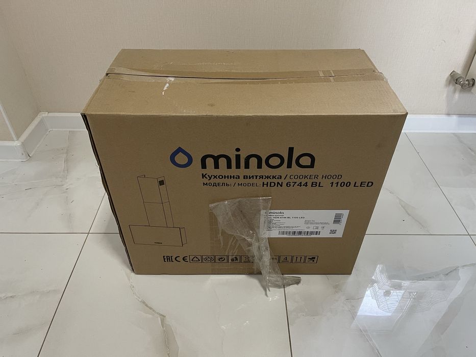 Вытяжка Minola HDN 6744 BL 1100 LED