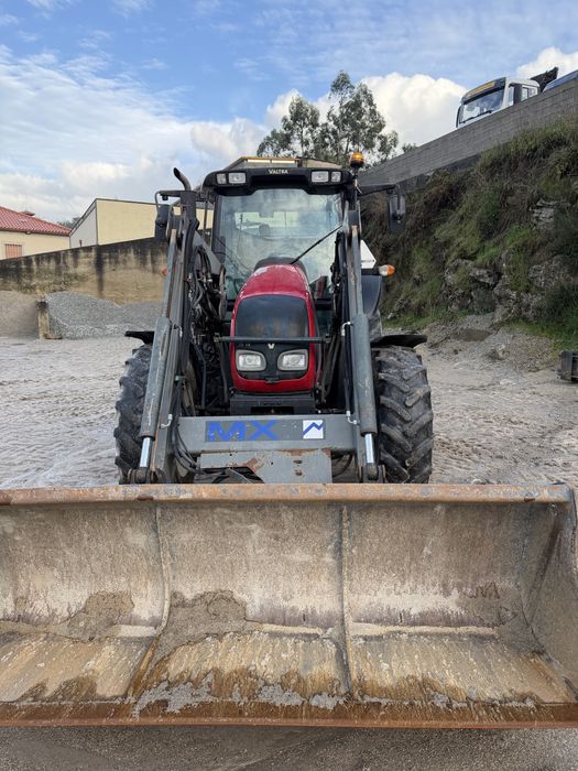 Valtra N92 com carregador MX