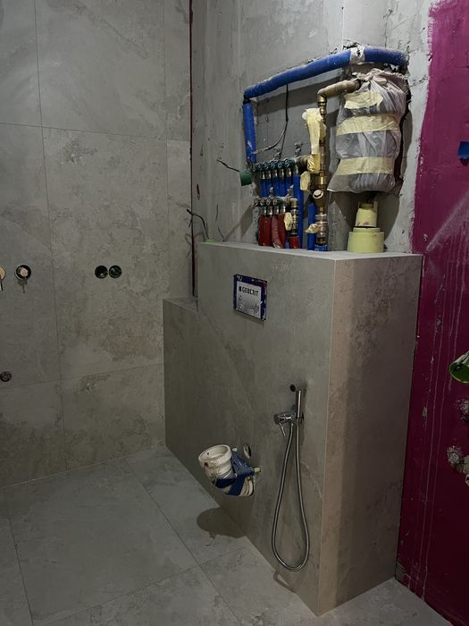 Плиточник. Вкладання плитки.