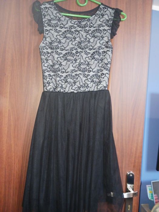 Sukienka elegancka S nowa
