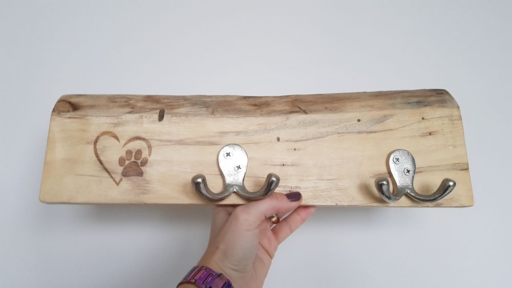 Wieszak pupila drewniany