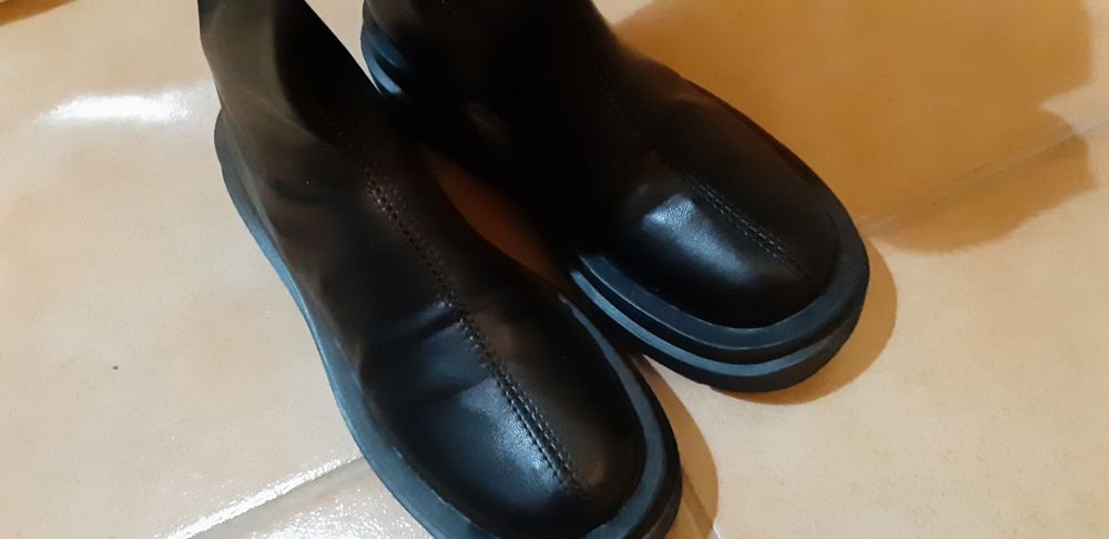 Botas pretas cano alto 35 modelo chunky