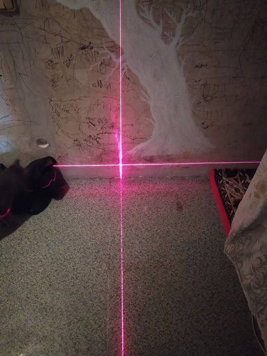 Лазерний рівень нівелір