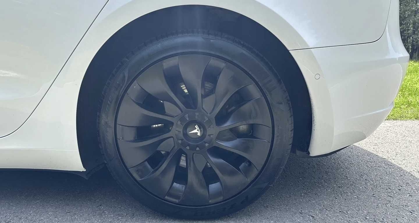 Tesla Model 3 Long Range 2021 року