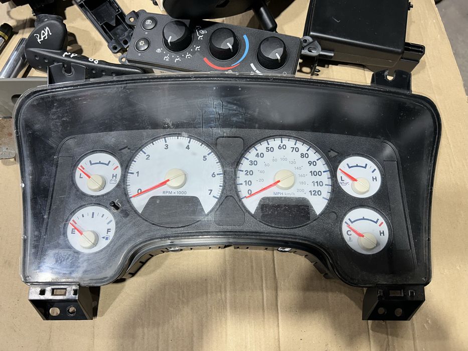 Dodge Ram licznik 3 gen 5.7 hemi 2002-08