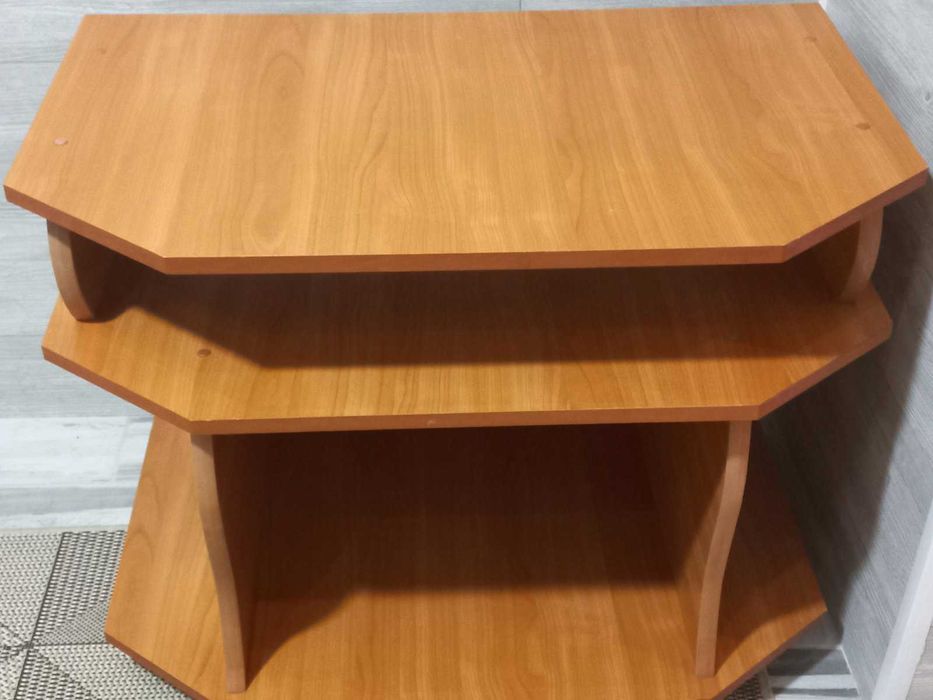 Стіл під телевізор