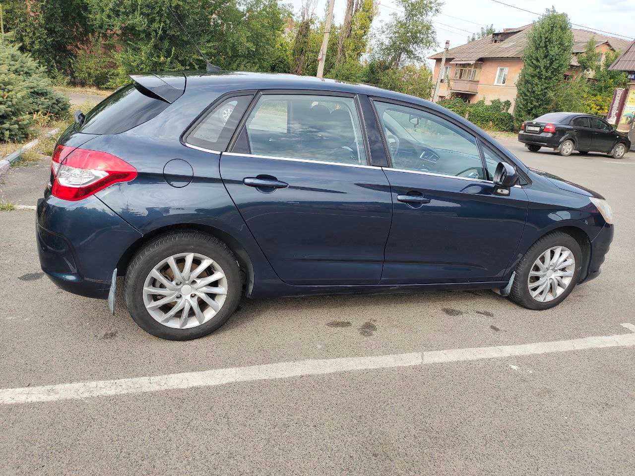 Автомобіль Citroen C4