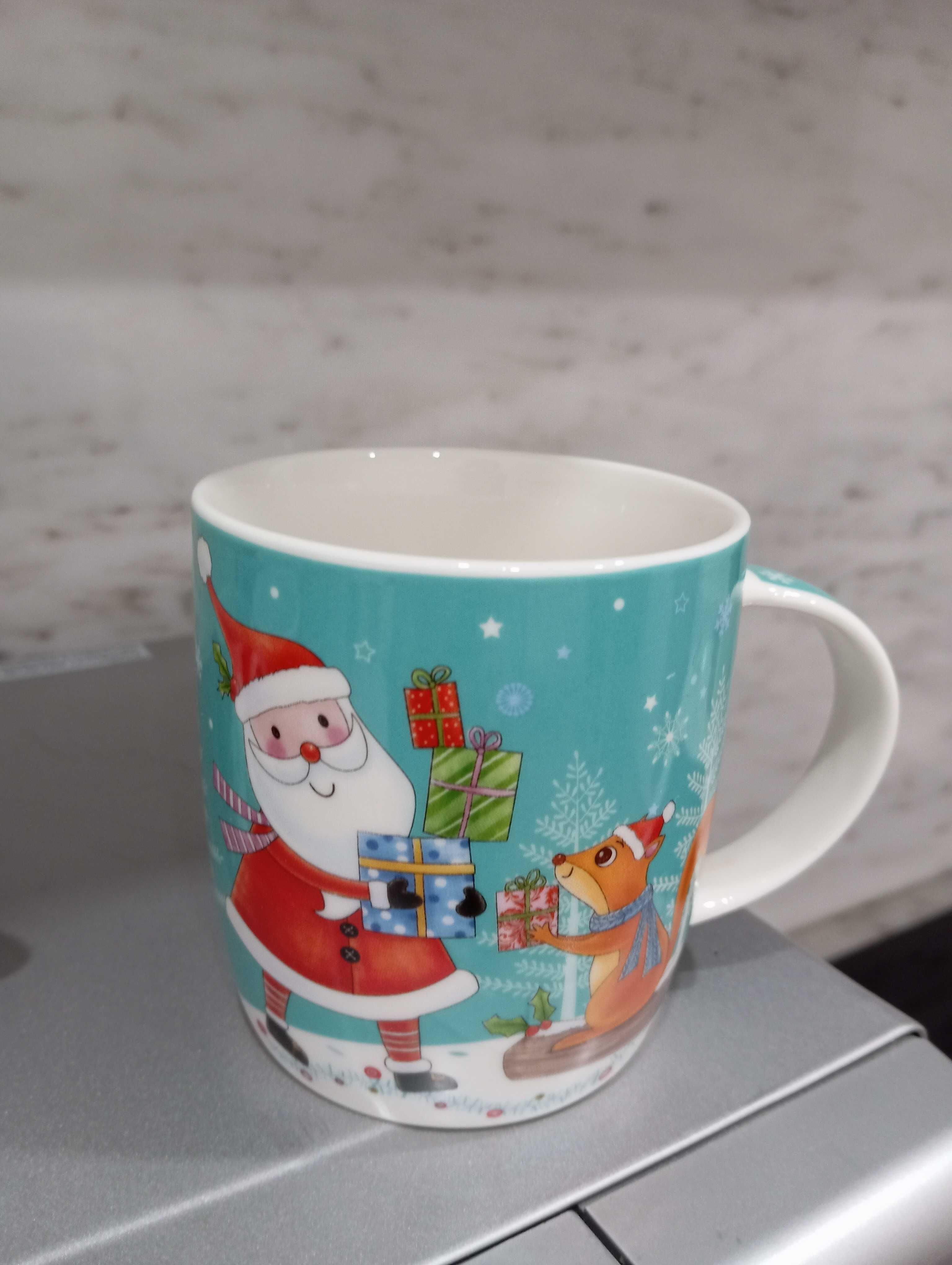 5 chávenas de café e pires de Natal + oferta de caneca de Natal