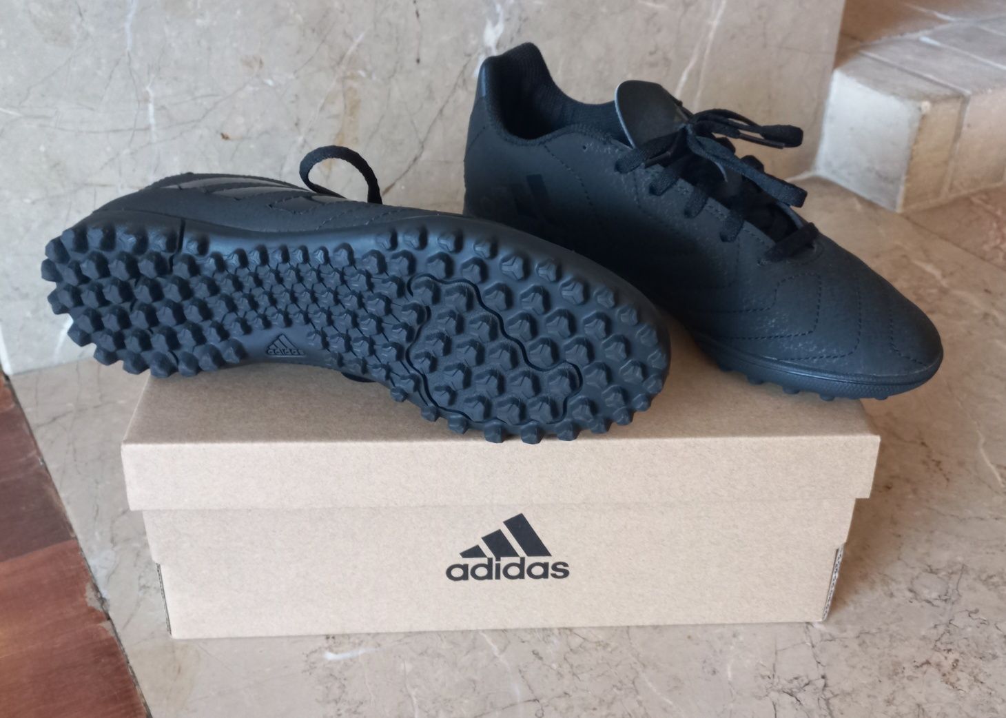 Chuteiras Adidas 36