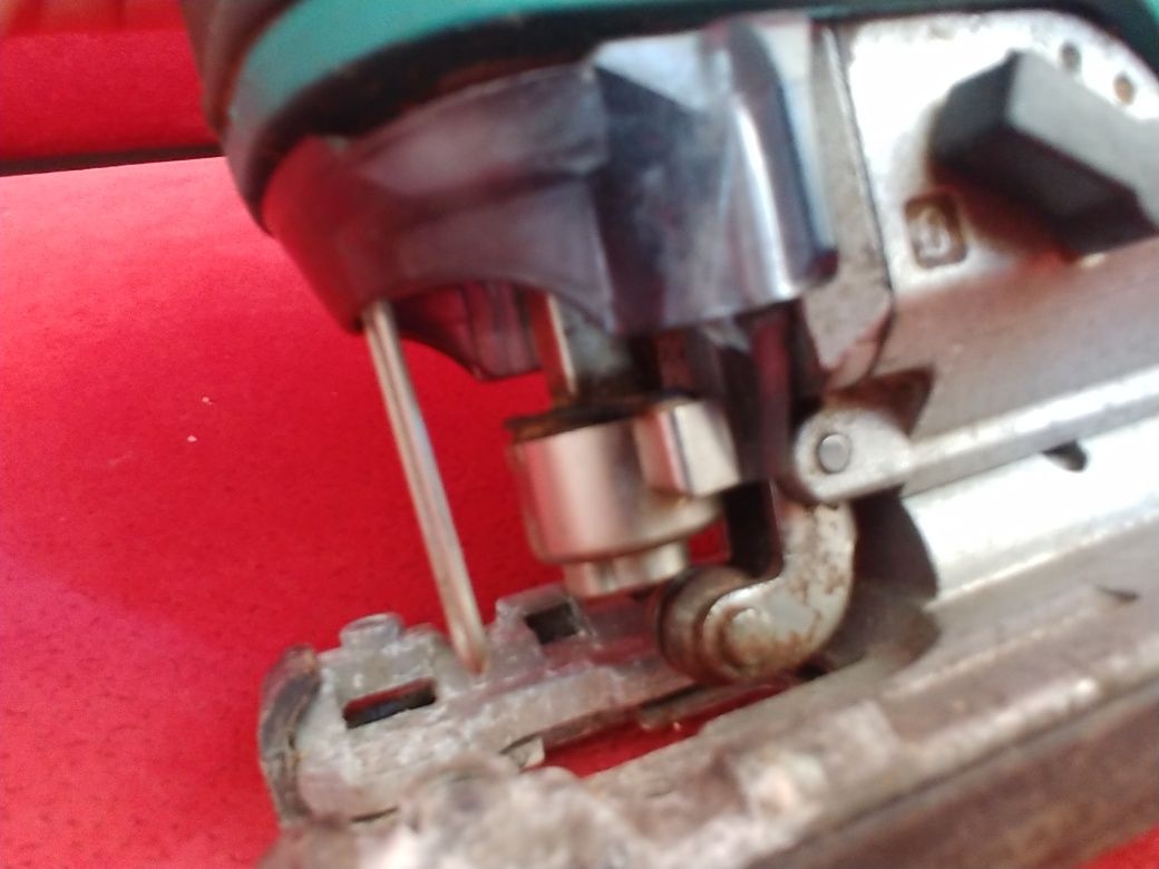 Wyrzynarka makita DJV180