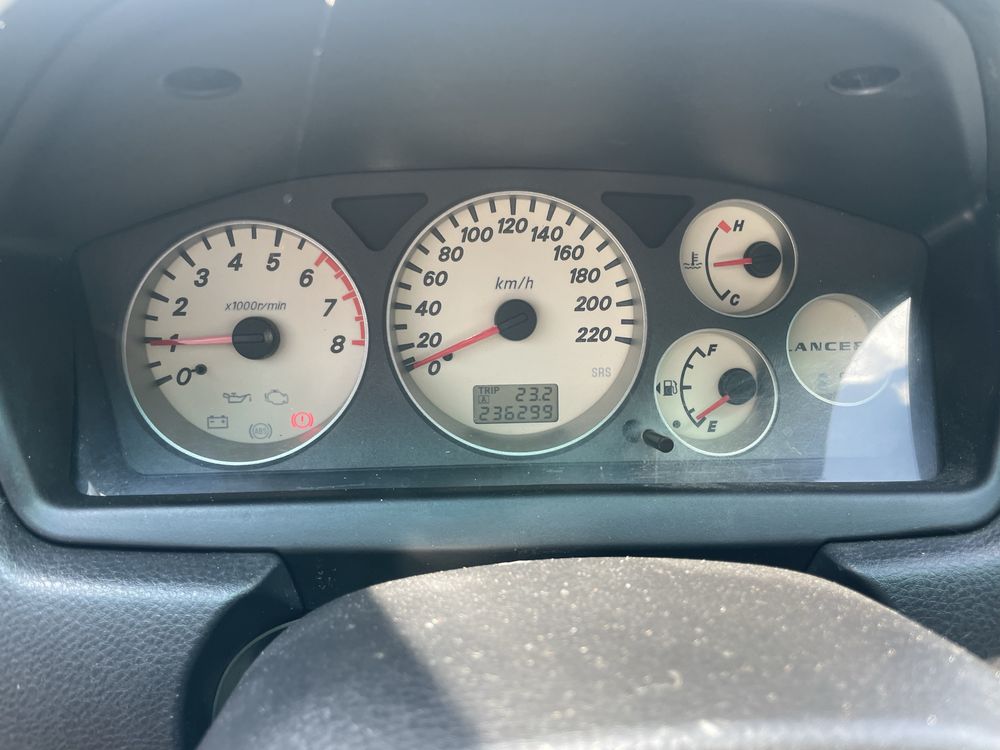 Продам свое авто lancer 9