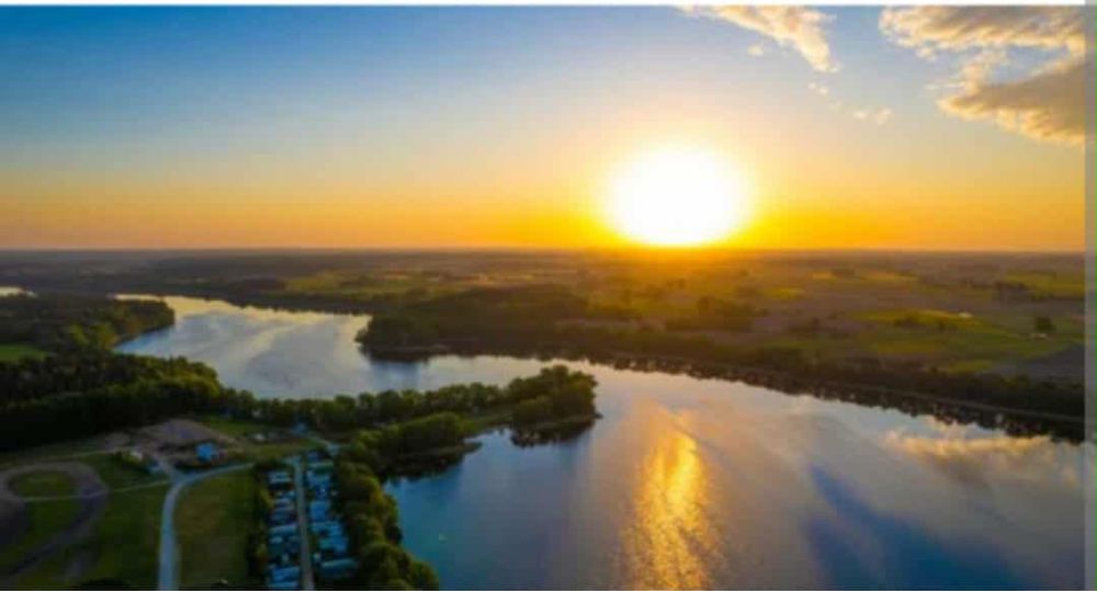 Działka mieszkanioniowo - rekreacyjna nad jeziorem Stryjewskim