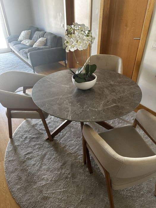 Mesa de jantar com 3 cadeiras