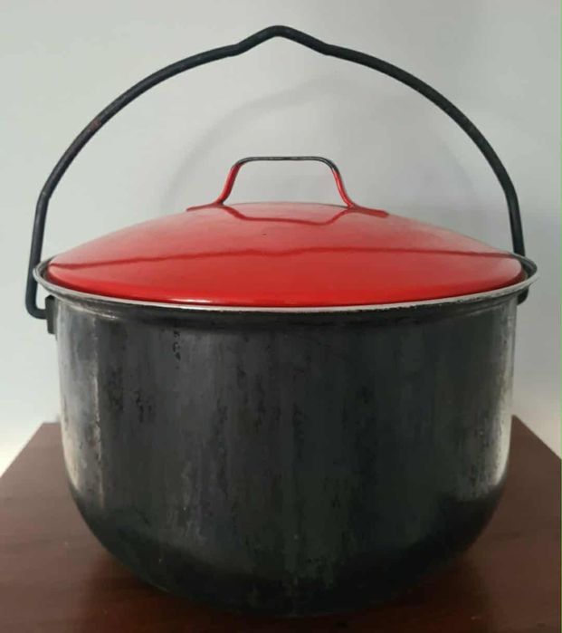 Duży kociołek / garnek na gulasz
