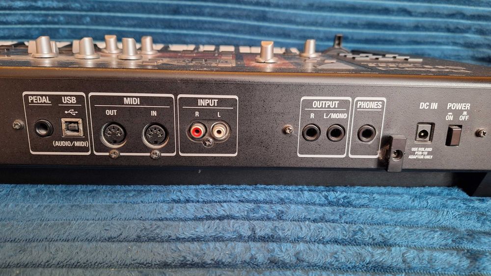 Sprzedam Syntezator Roland SH-201