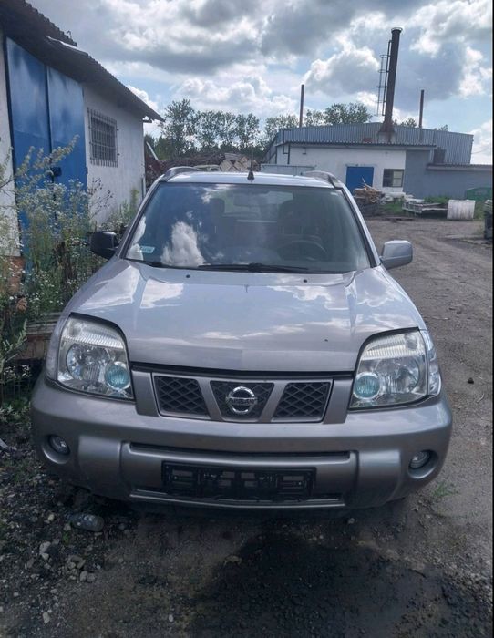 Nissan X-trail T-30 передній бампер крила капот фари