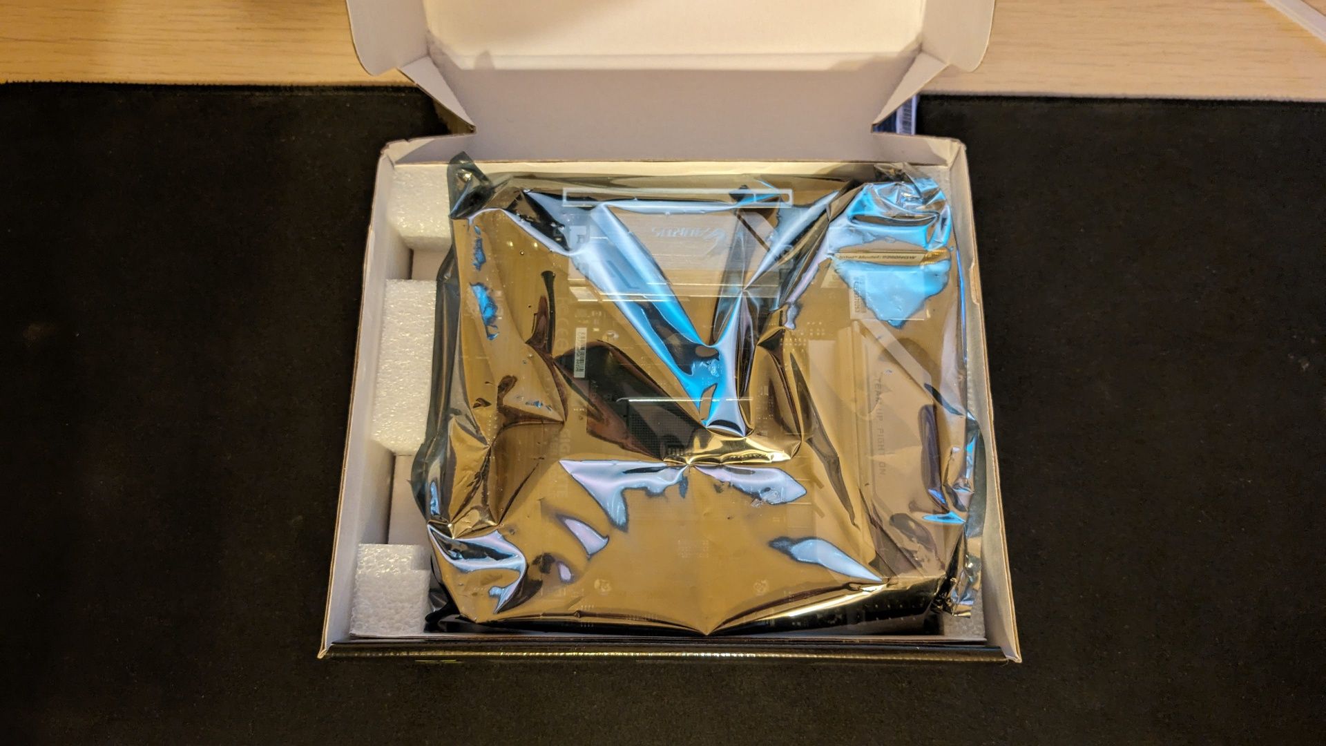 Płyta główna Aorus B450i Pro Wifi (AM4) + akcesoria