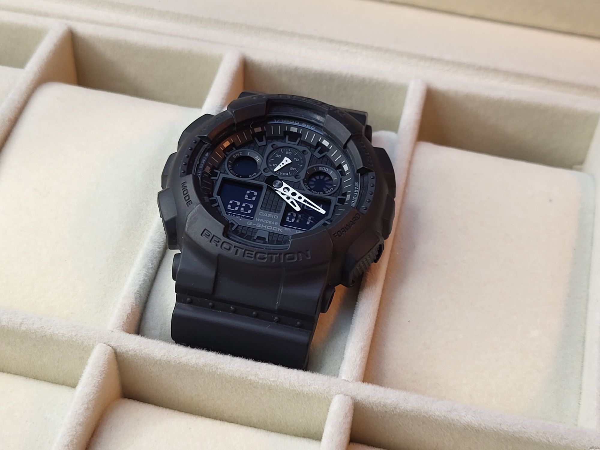 Męski zegarek czarny Casio G-SHOCK GA-100-1A1ER Big Bang