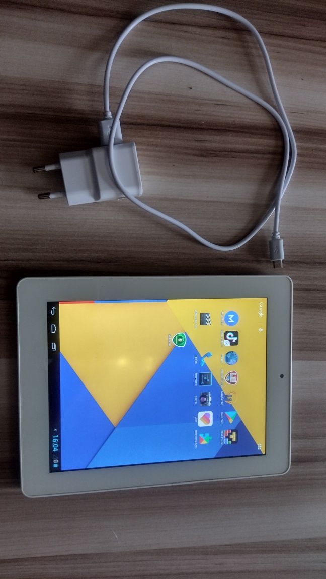 Sprawny tablet Prestigio Multipad 2 Ultra Duo 8.0 3G + uchwyt samochod