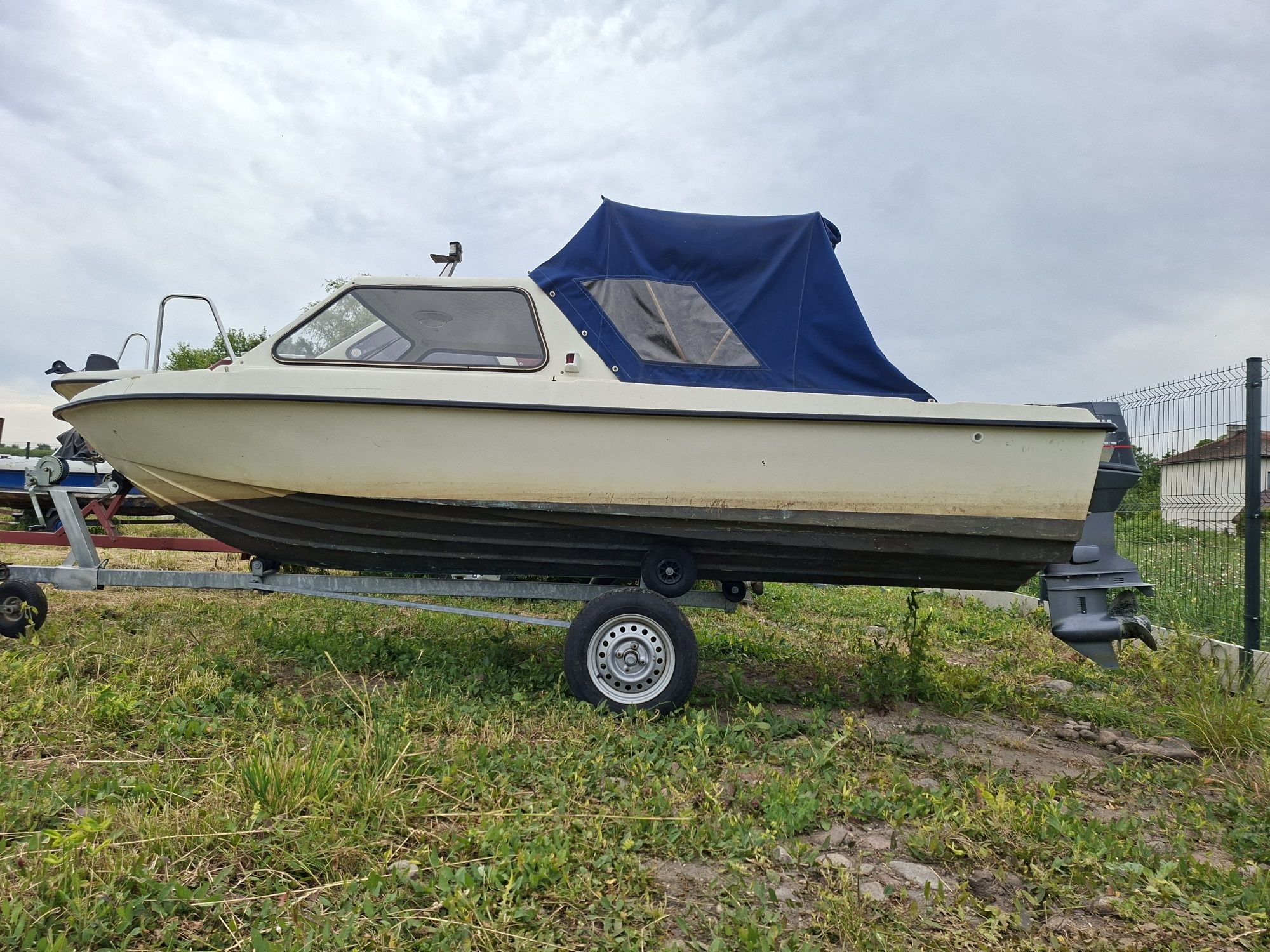 Łódka łódź kabinowa jofa 485 silnik zaburtowy YAMAHA 60 KM
