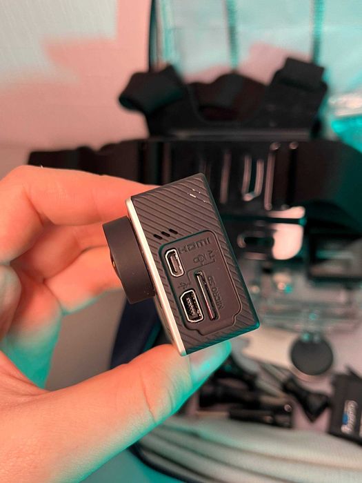 Екшн-камера GoPro Hero 4 з кейсом
