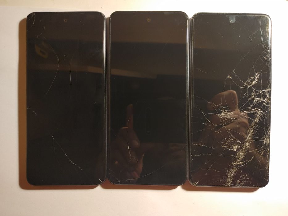Infinix Smart 8 - 3 sztuki (do naprawy lub na części)