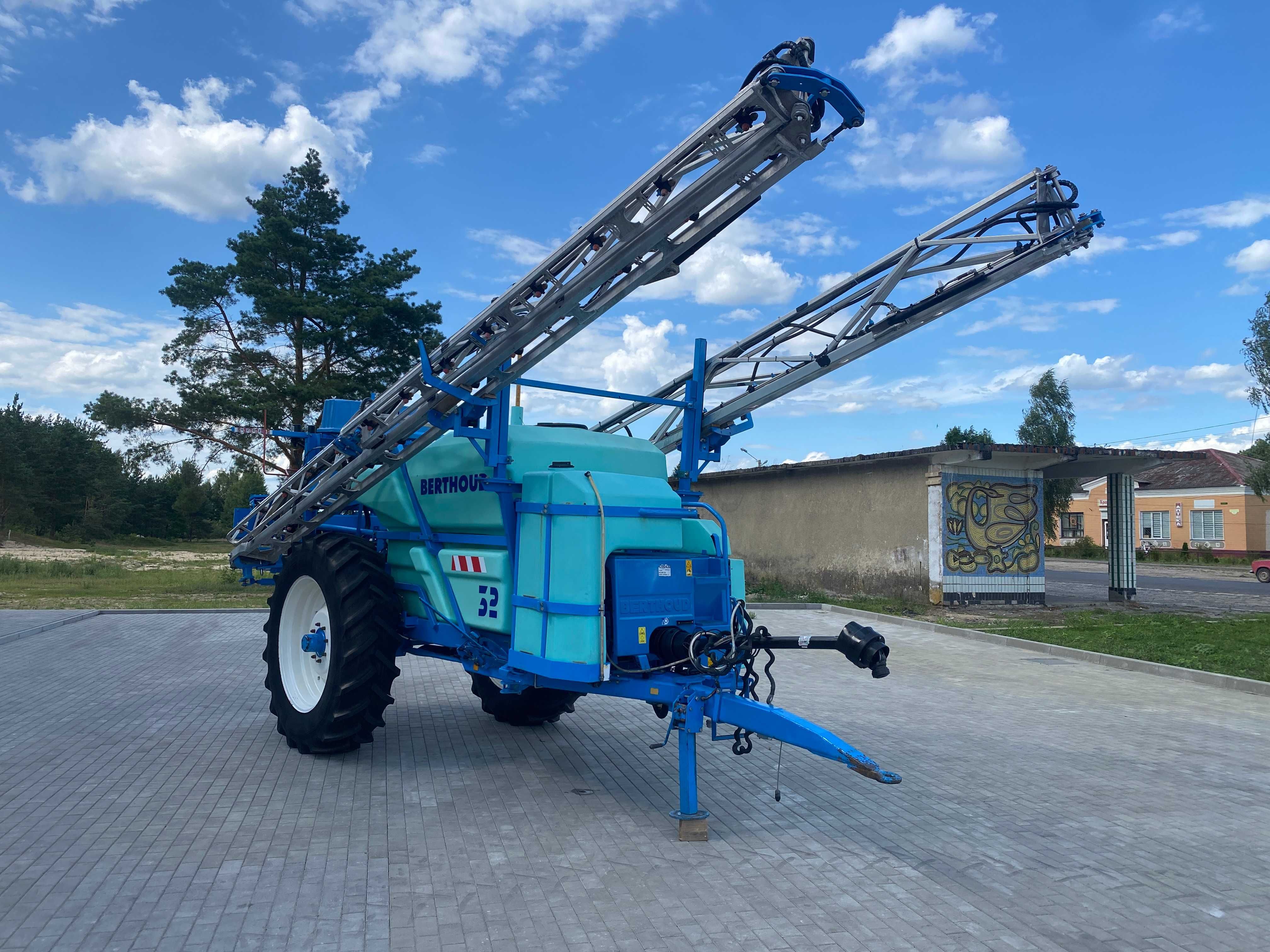 Оприскувач Berthoud Major 3200л