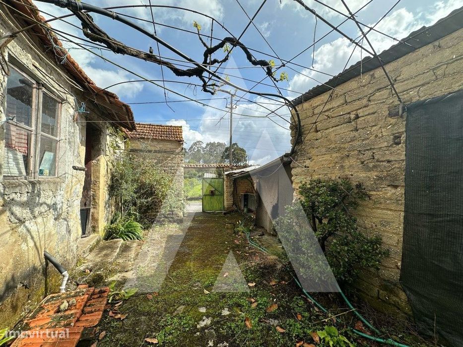 Moradia T2 isolada em Ouca