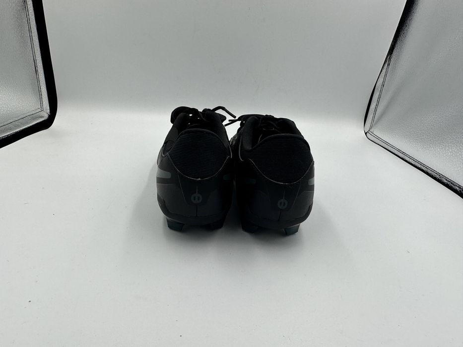 Buty piłkarskie Nike legend Academy 36